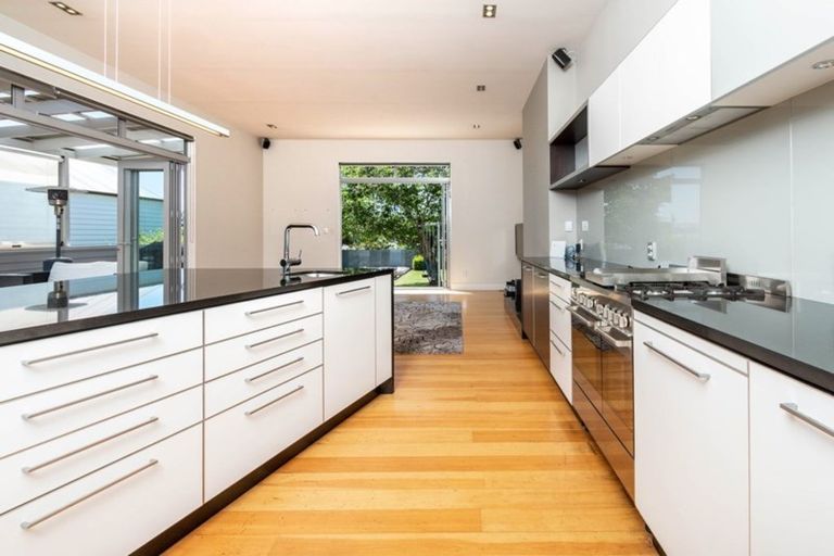 Photo of property in 17 Grosvenor Street, Grey Lynn, Auckland, 1021