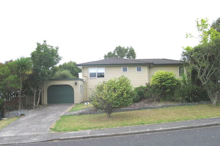 Photo of property in 15 Tree View Avenue, Glenfield, Auckland, 0629