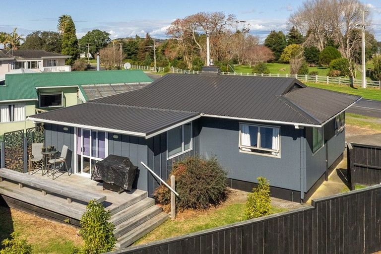 Photo of property in 44 Athenree Road, Athenree, Katikati, 3177