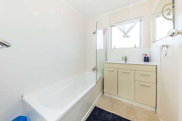 Photo of property in 1/12 Dunstan Place, Otara, Auckland, 2023