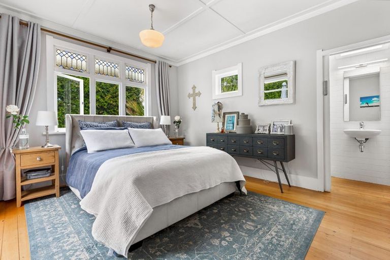 Photo of property in 23 Ewen Alison Avenue, Devonport, Auckland, 0624