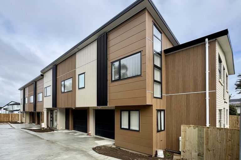 Photo of property in 86 Priestley Drive, Bucklands Beach, Auckland, 2014