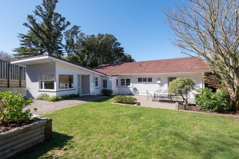 Photo of property in 52 Homewood Avenue, Karori, Wellington, 6012