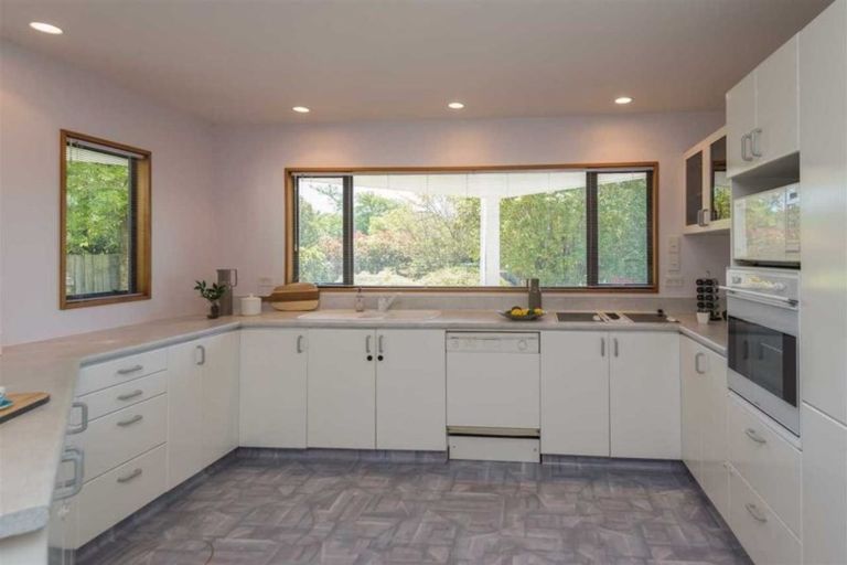 Photo of property in 7 Abingdon Court, Avonhead, Christchurch, 8042