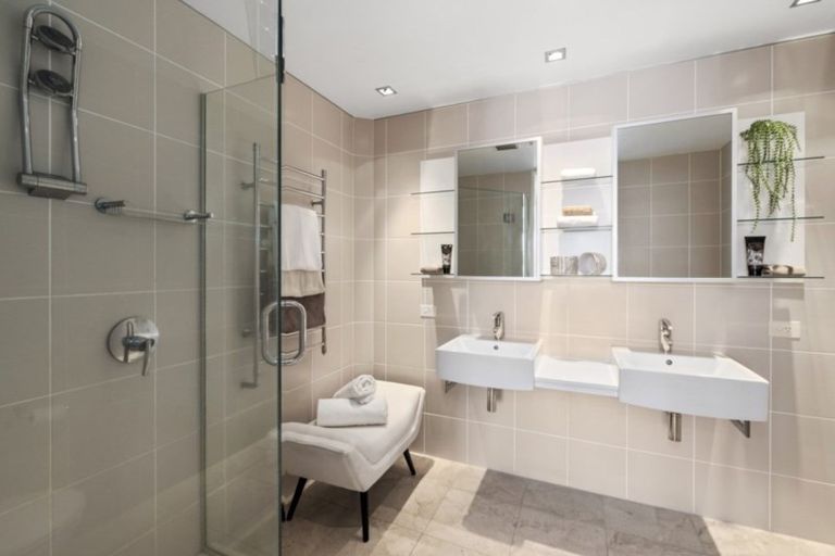 Photo of property in 1/7 The Promenade, Takapuna, Auckland, 0622