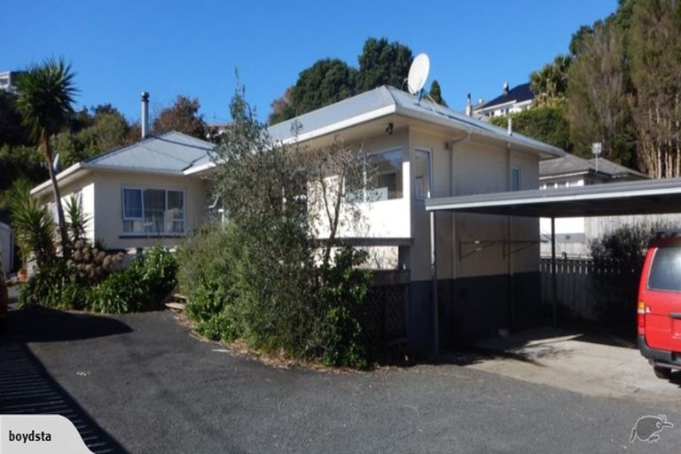 Photo of property in 13 Seaview Road, Marfell, New Plymouth, 4310