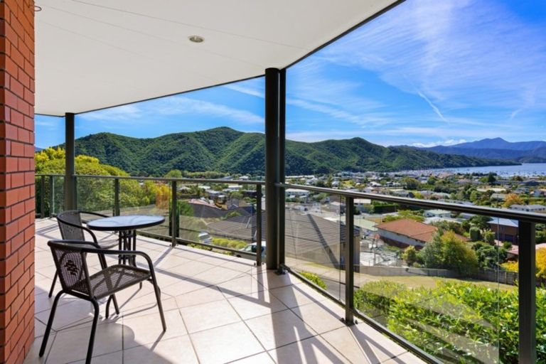 Photo of property in 10 Moana Heights, Waikawa, Picton, 7220