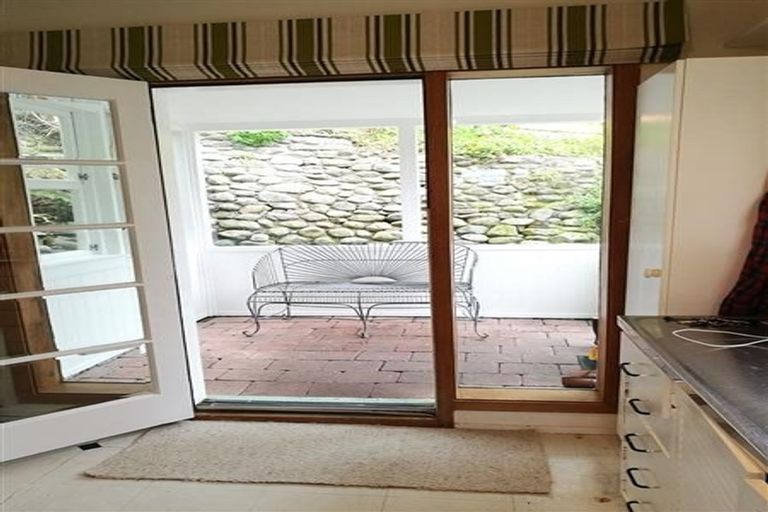 Photo of property in 4 Paisley Terrace, Karori, Wellington, 6012