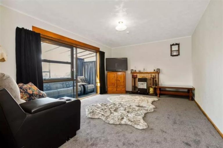 Photo of property in 41 Friedlanders Road, Manurewa, Auckland, 2102