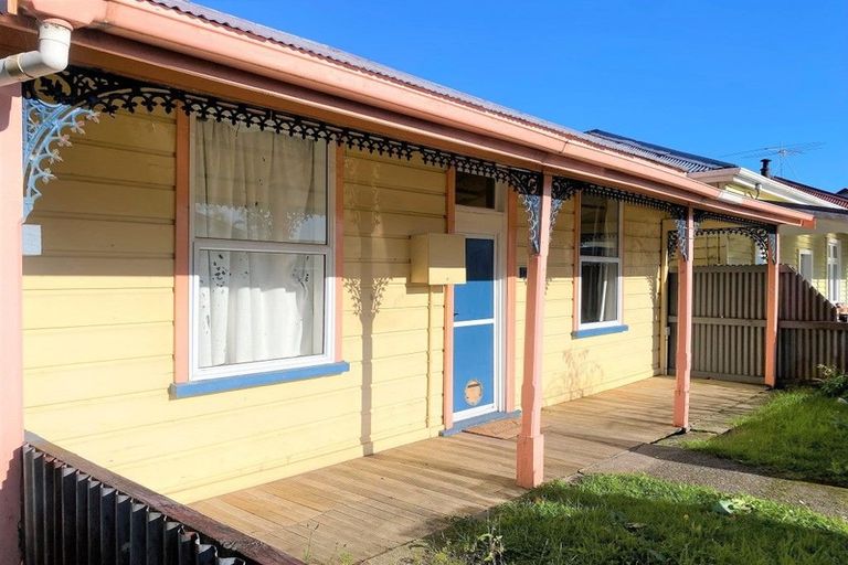 Photo of property in 16 Threadneedle Street, Greymouth, 7805
