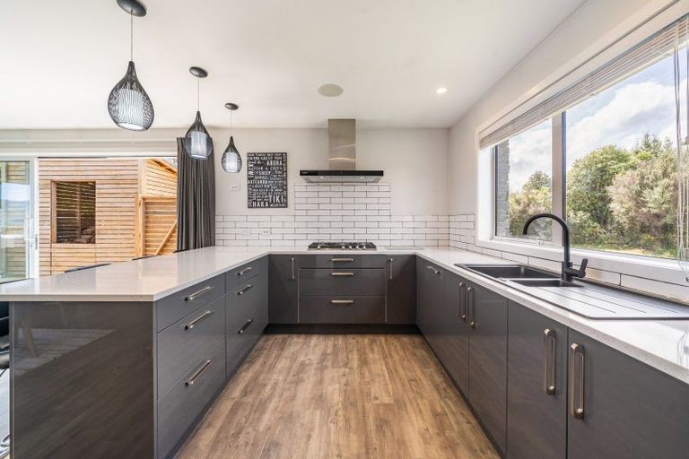 Photo of property in 66 Mount Marua Way, Timberlea, Upper Hutt, 5018