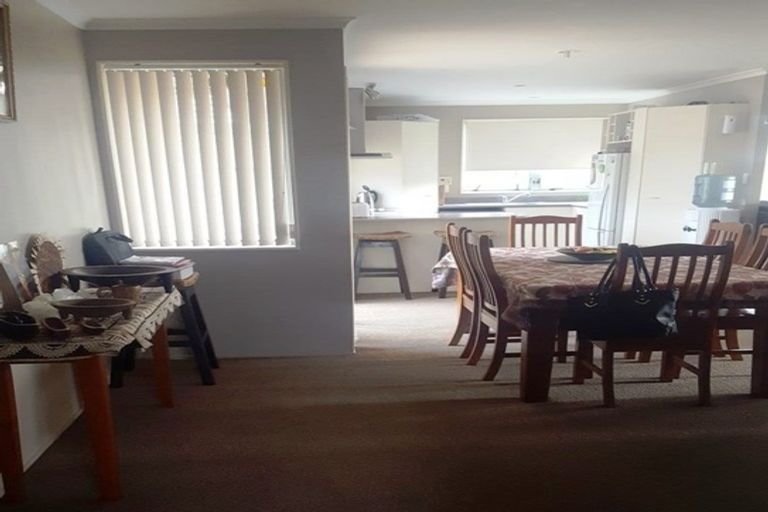 Photo of property in 8a Lloyd Drive, Nawton, Hamilton, 3200