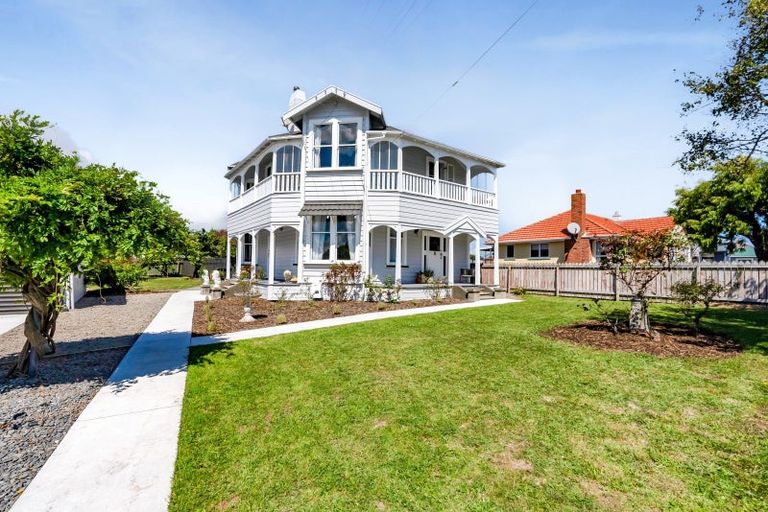 Photo of property in 68 Collins Street, Hawera, 4610