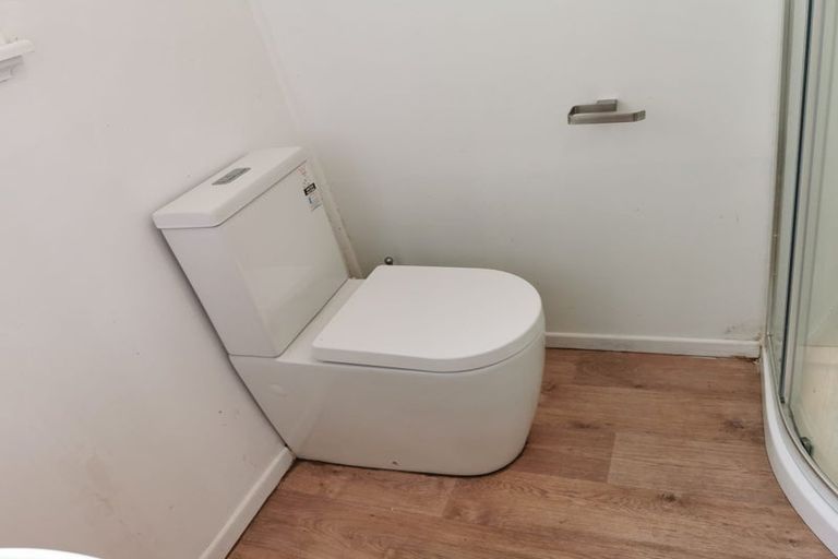 Photo of property in 88 Newlands Road, Newlands, Wellington, 6037