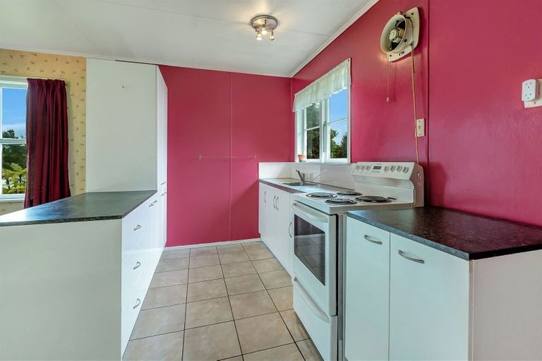 Photo of property in 82 Waihora Crescent, Waitangirua, Porirua, 5024