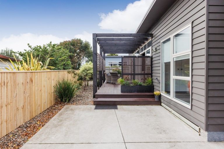 Photo of property in 58a Exeter Crescent, Takaro, Palmerston North, 4412