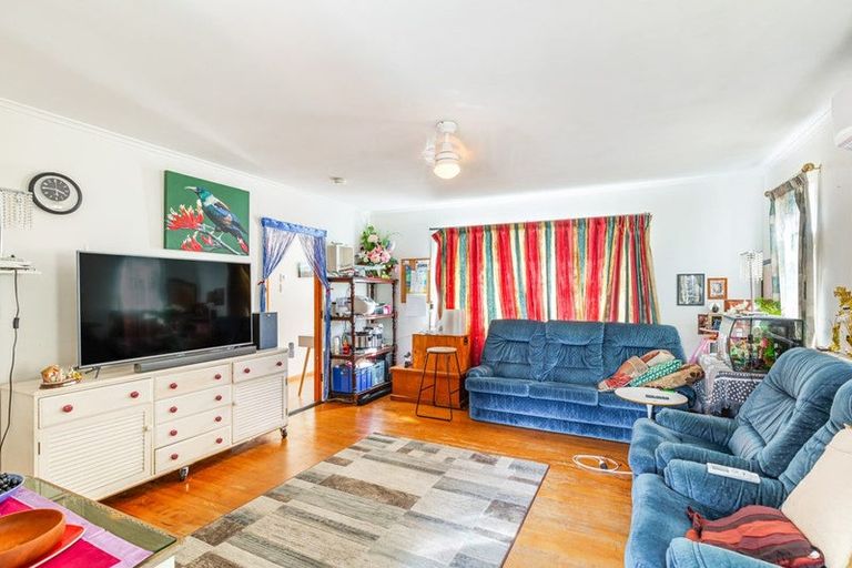 Photo of property in 805 Te Atatu Road, Te Atatu Peninsula, Auckland, 0610