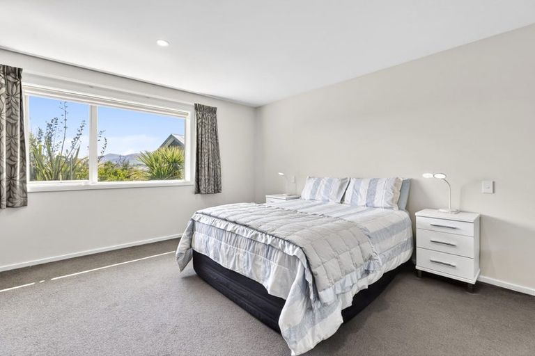 Photo of property in 1 Criffel Place, Luggate, Cromwell, 9383