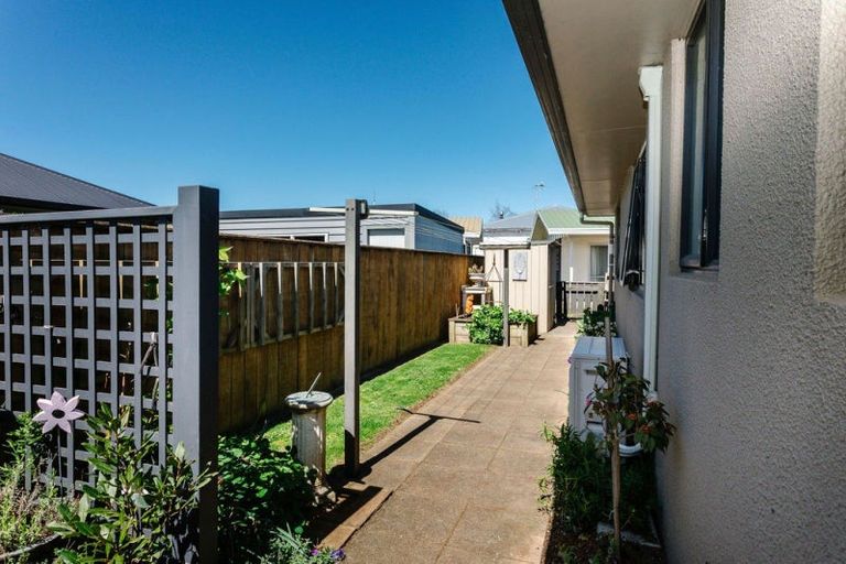 Photo of property in 35 Mcphee Street, Dannevirke, 4930