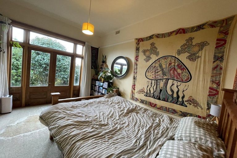 Photo of property in 16 Lawrence Street, Newtown, Wellington, 6021