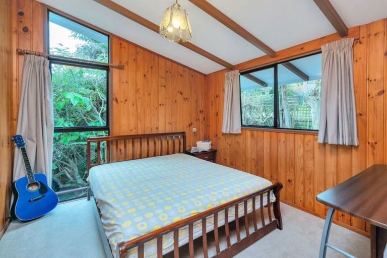 Photo of property in 25 Honeysuckle Lane, Mairangi Bay, Auckland, 0630
