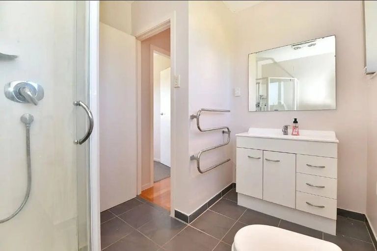 Photo of property in 37 Te Pua School Road, Helensville, 0875