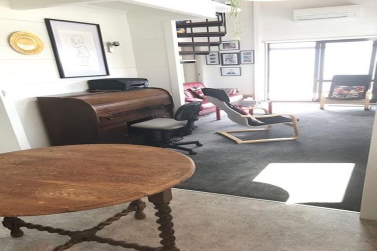 Photo of property in 1/14 Garadice Road, Rothesay Bay, Auckland, 0630