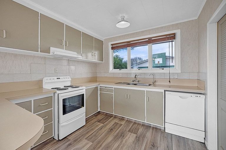 Photo of property in 6 Davidson Street, Hawera, 4610