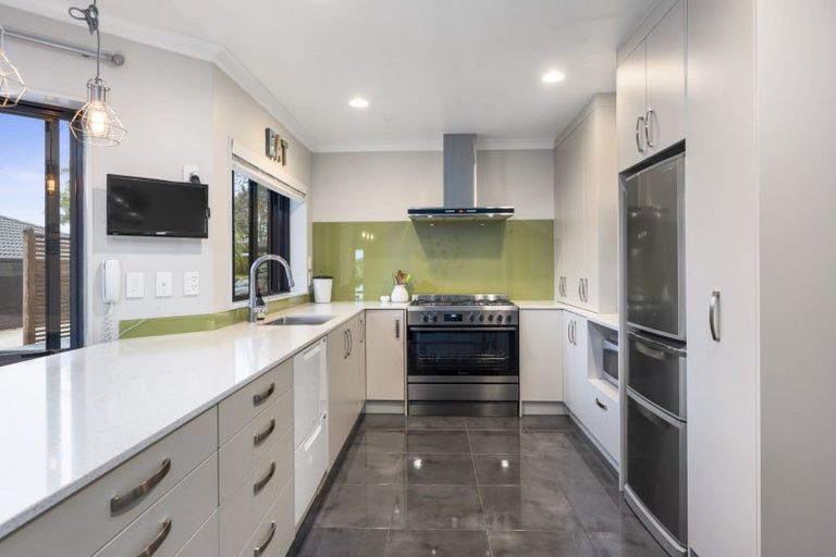 Photo of property in 35 Elmbridge Place, Owhata, Rotorua, 3010