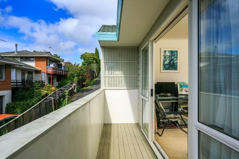 Photo of property in 2/80 Bentley Avenue, Glenfield, Auckland, 0629