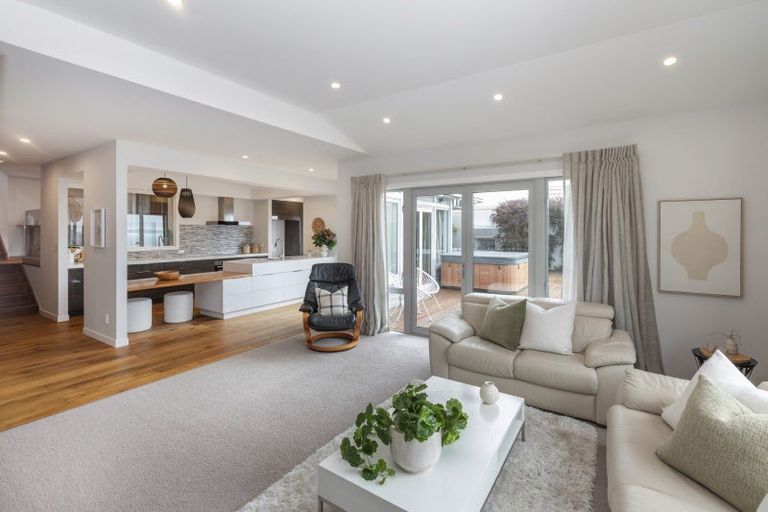 Photo of property in 2 Challenger Lane, Redcliffs, Christchurch, 8081