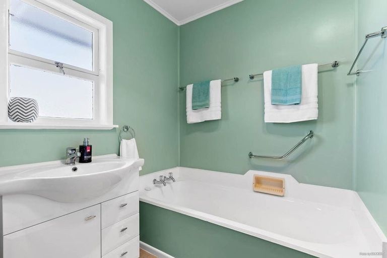 Photo of property in 51 Ramillies Place, Glenfield, Auckland, 0629