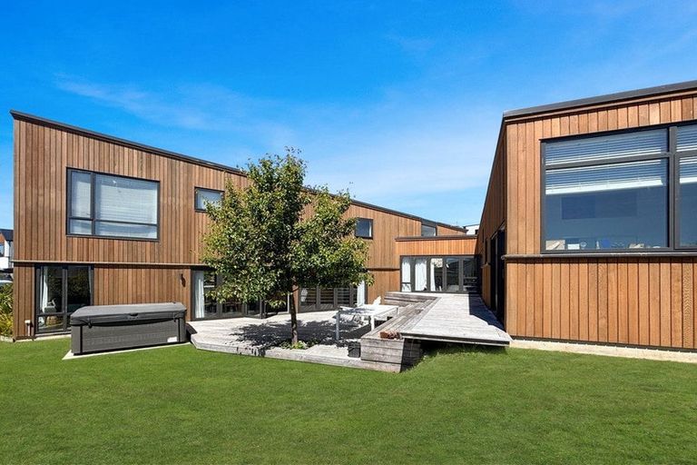 Photo of property in 10 Dove Grove, Westmorland, Christchurch, 8025