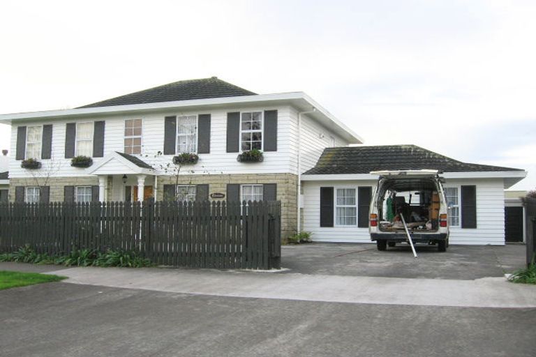 Photo of property in 66 Clifton Terrace, Fitzherbert, Palmerston North, 4410