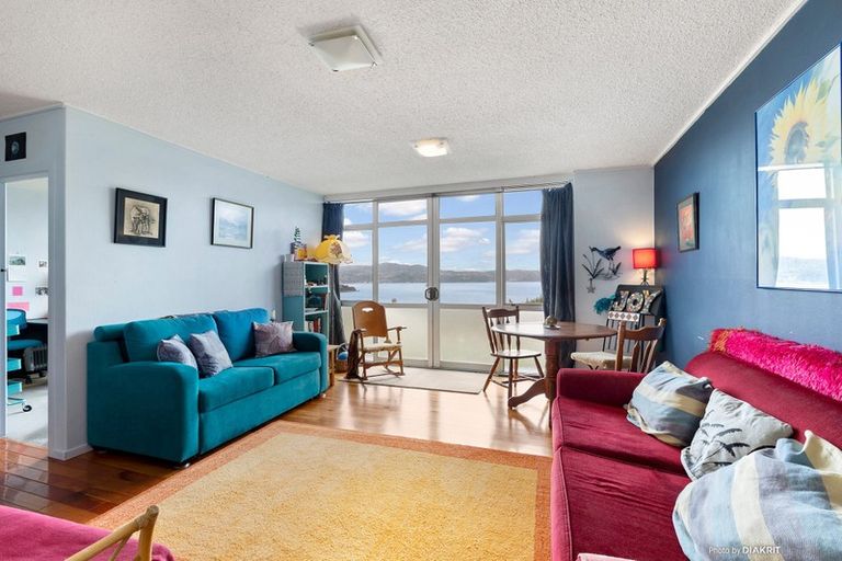 Photo of property in 23 Rangitane Street, Maupuia, Wellington, 6022