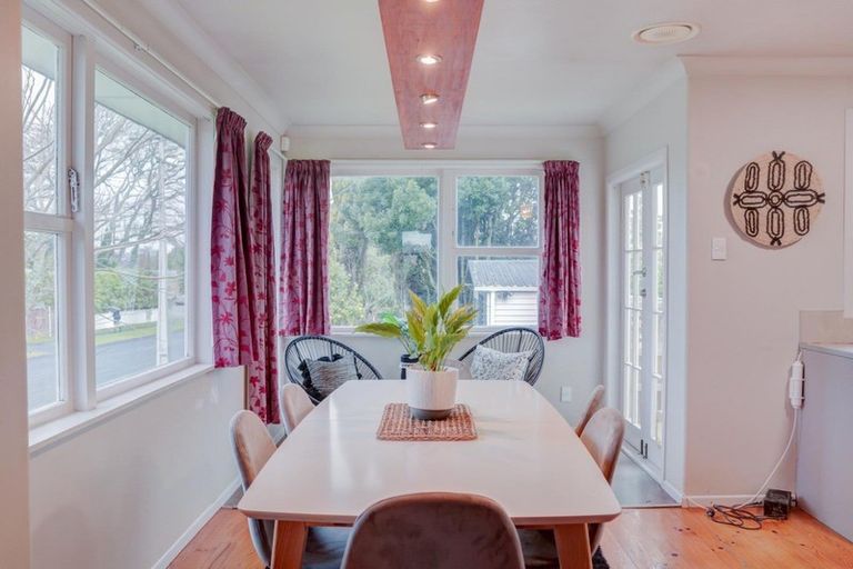 Photo of property in 1 Cedar Place, Hillcrest, Hamilton, 3216