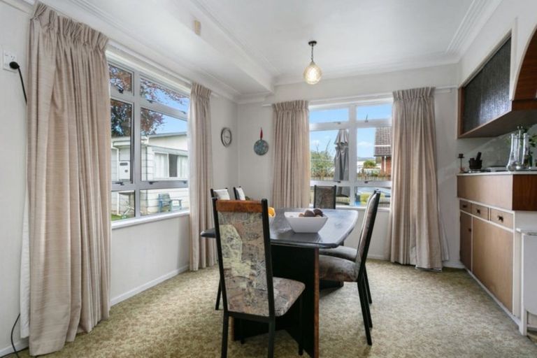 Photo of property in 28 Queen Street, Cambridge, 3434