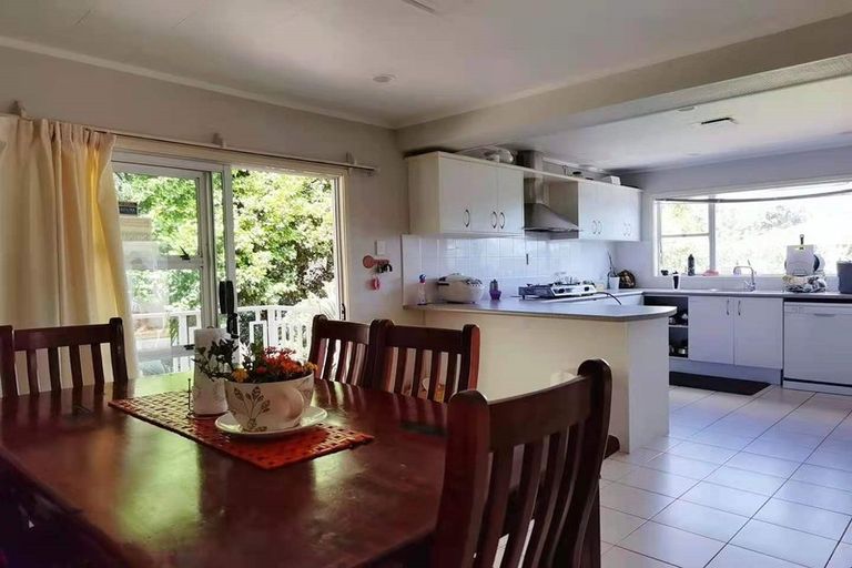 Photo of property in 14 Bacot Place, Howick, Auckland, 2014