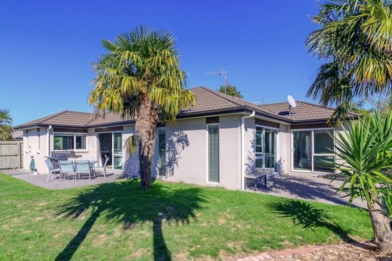 Photo of property in 14 Stonebridge Park Drive, Holdens Bay, Rotorua, 3010