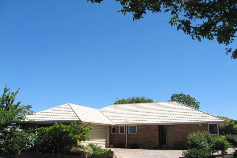 Photo of property in 21 Farquhars Road, Redwood, Christchurch, 8051