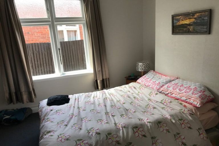 Photo of property in 43 Hargest Crescent, Saint Kilda, Dunedin, 9012