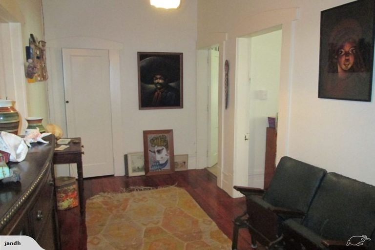 Photo of property in 8 Davis Street, Thorndon, Wellington, 6011