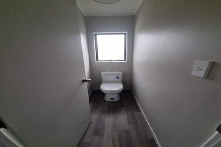 Photo of property in 1/11 Blackgate Place, Weymouth, Auckland, 2103