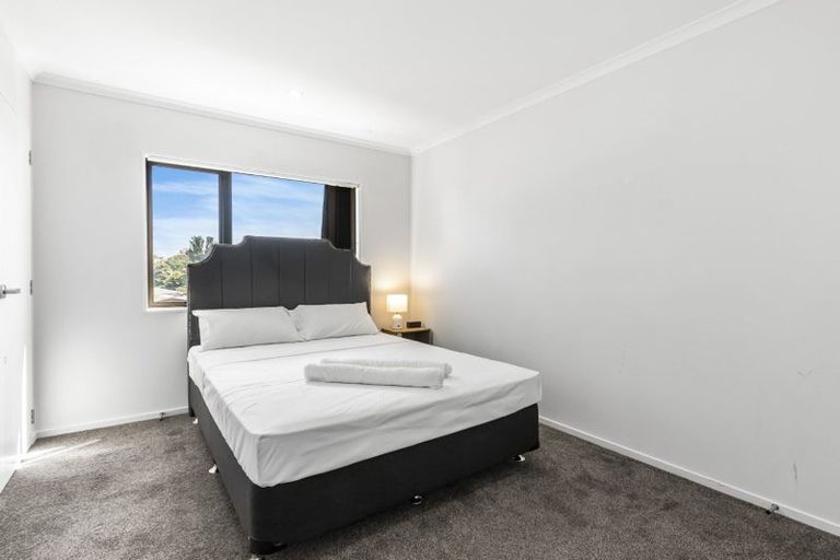 Photo of property in 1 Kendall Court, Wattle Downs, Auckland, 2103
