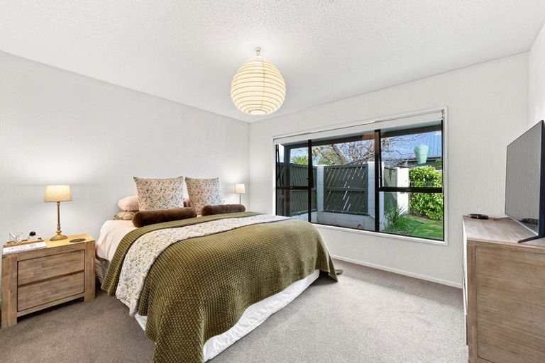 Photo of property in 72 Sarabande Avenue, Redwood, Christchurch, 8051
