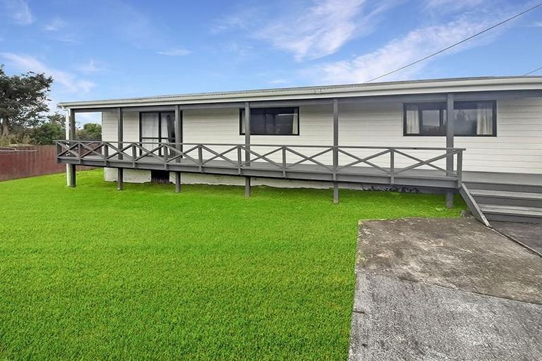 Photo of property in 2/215a Swanson Road, Henderson, Auckland, 0610
