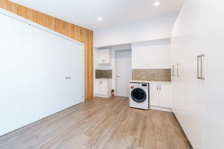 Photo of property in 129 Riverpark Crescent, Henderson, Auckland, 0610