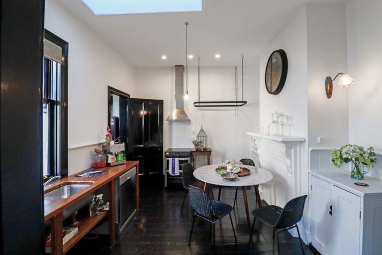 Photo of property in 21 Saint Mary Street, Thorndon, Wellington, 6011