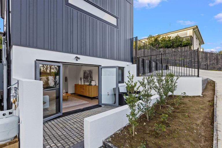 Photo of property in 48a Peter Terrace, Castor Bay, Auckland, 0620