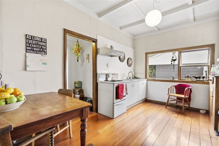 Photo of property in 44 Alberta Street, Point Chevalier, Auckland, 1022